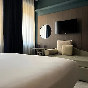 Av Milano